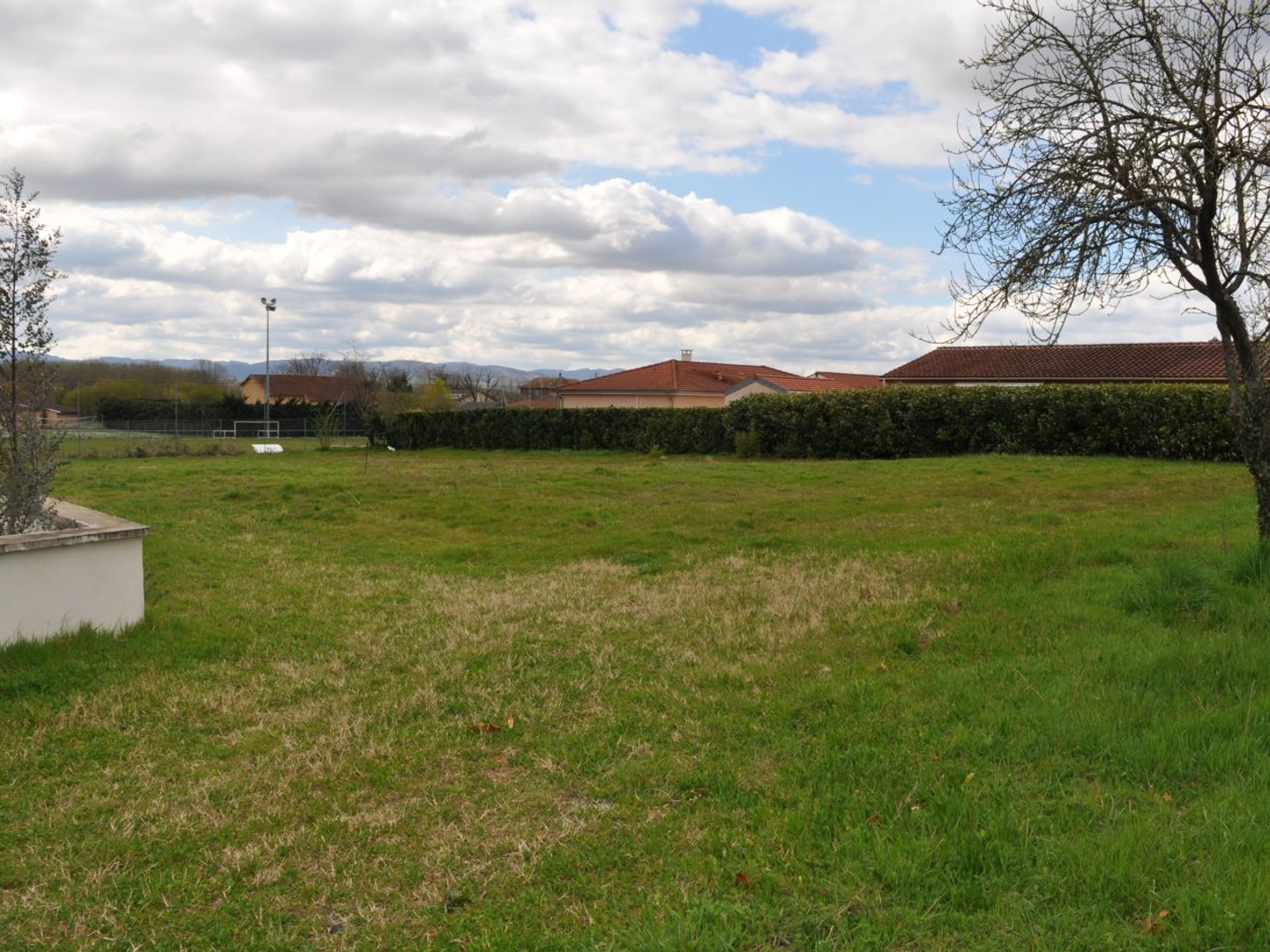 Terrain à vendre - 1087m2 - Montmerle-Sur-Saône (01090)