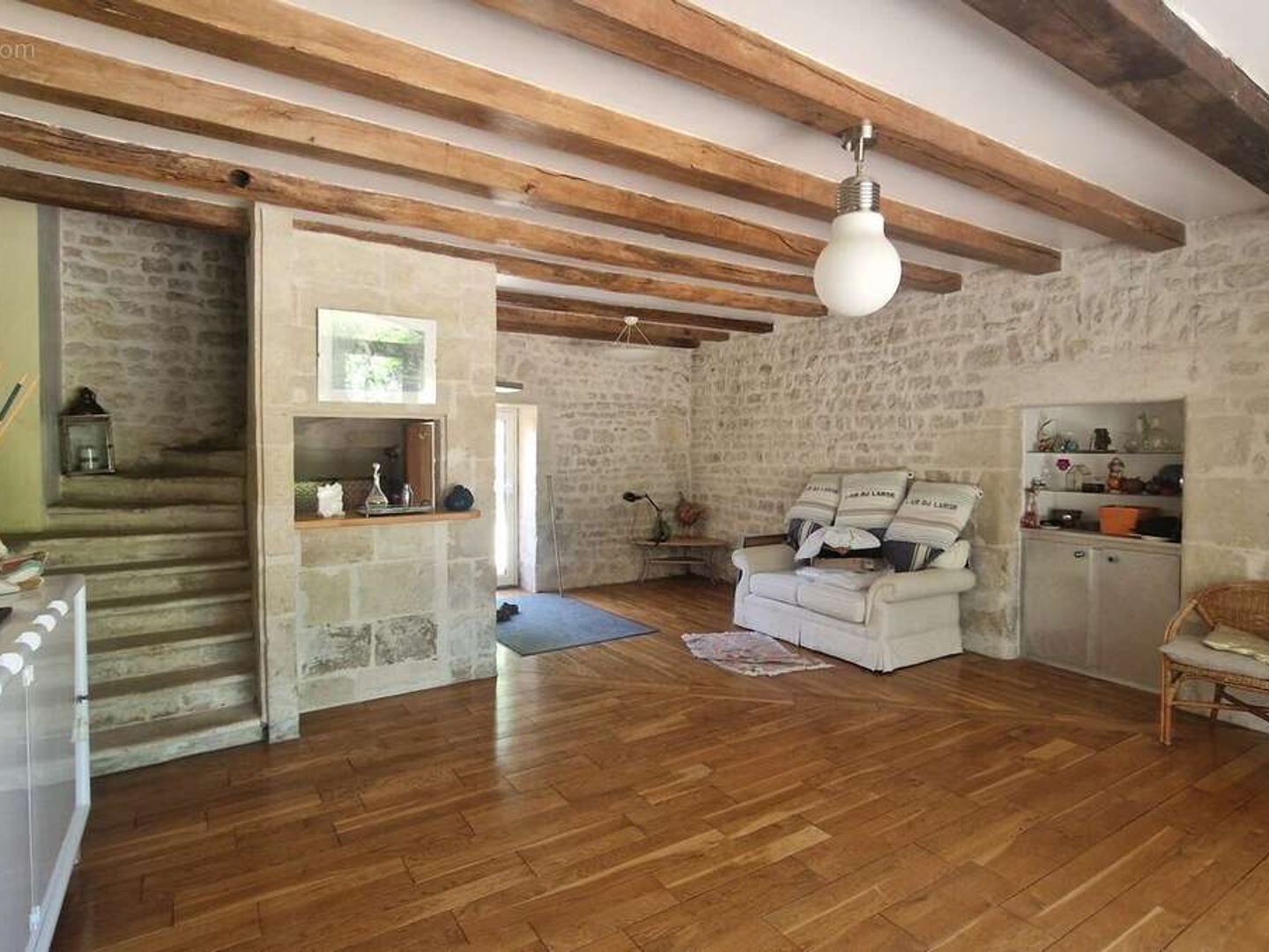 Maison à vendre - 7 pièces - 201m2 - Vouillé (79230)