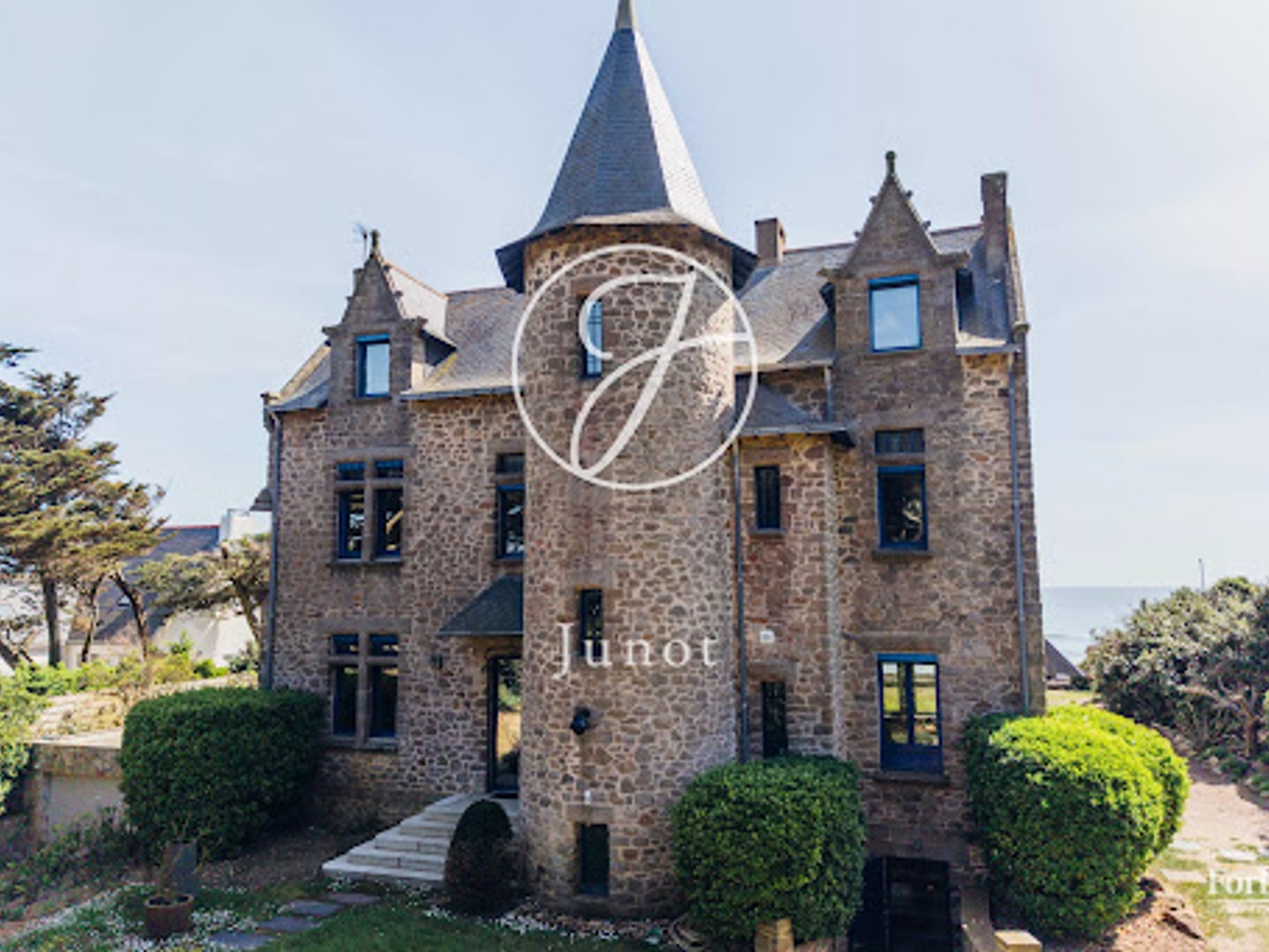 Maison 9 pièces 251 m²