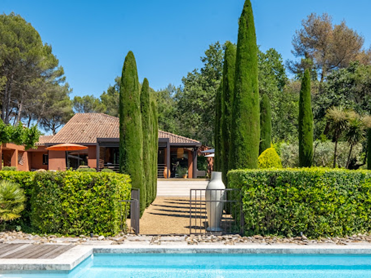 Maison à vendre - 8 pièces - 232m2 - Pernes-Les-Fontaines (84210)