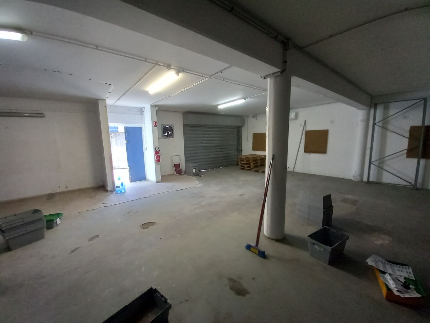 entrepôt 250 m² climatisé avec 2 accèes