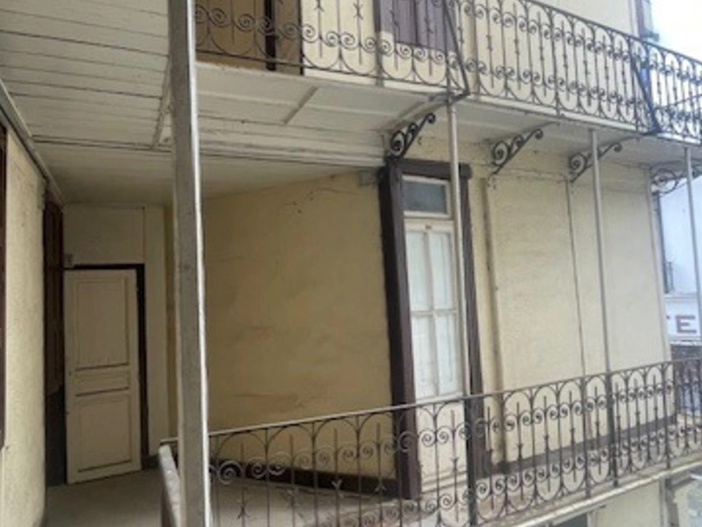 Immeuble 16 pièces 260 m²