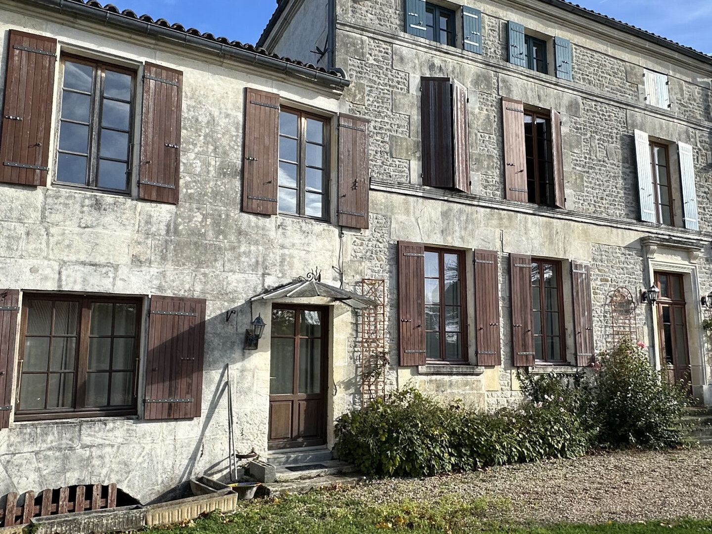 Maison à vendre - 10 pièces - 274m2 - Authon-Ébéon (17770)