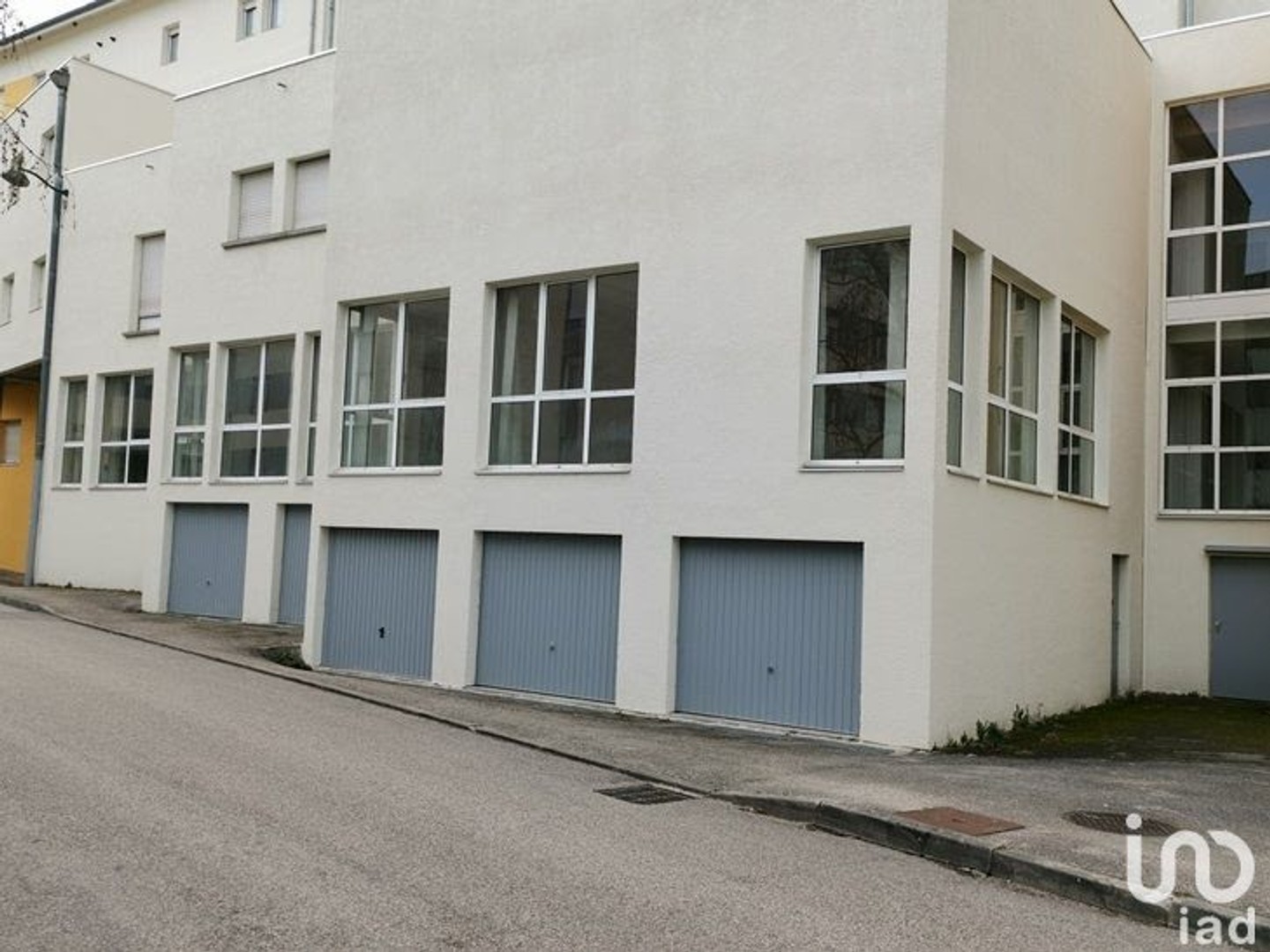 Parking/Garage/Box 217 m²
