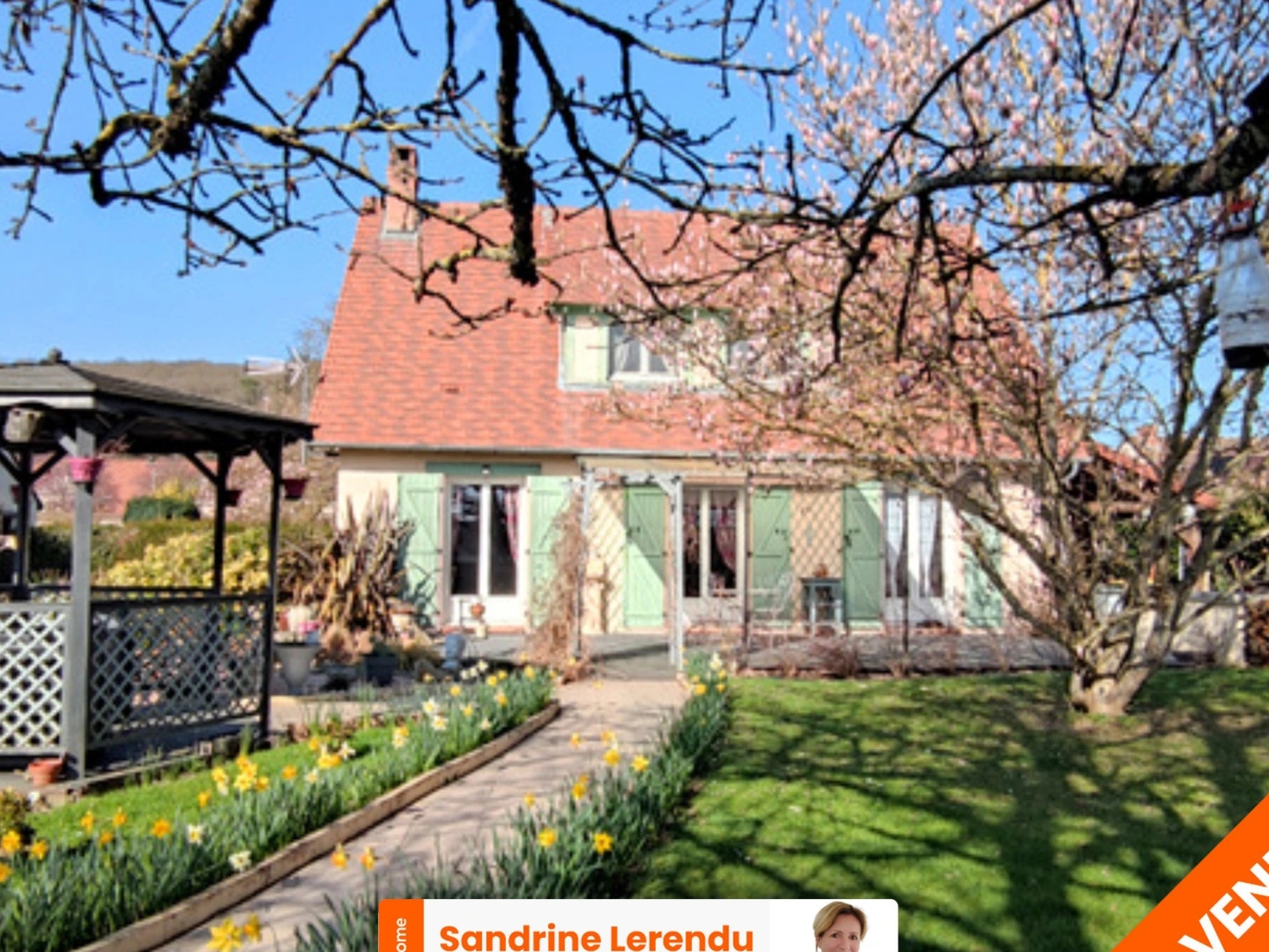 VILLAGE D'ALIZAY - A VENDRE Maison Familiale avec jardin paysager 5 Pièces - Sous-sol complet. Accès Gare à pied