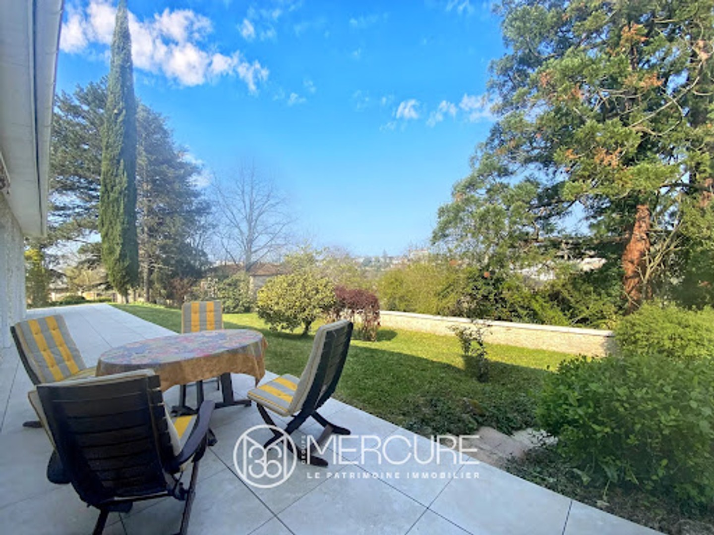 Maison à vendre - 9 pièces - 323m2 - Poitiers (86000)