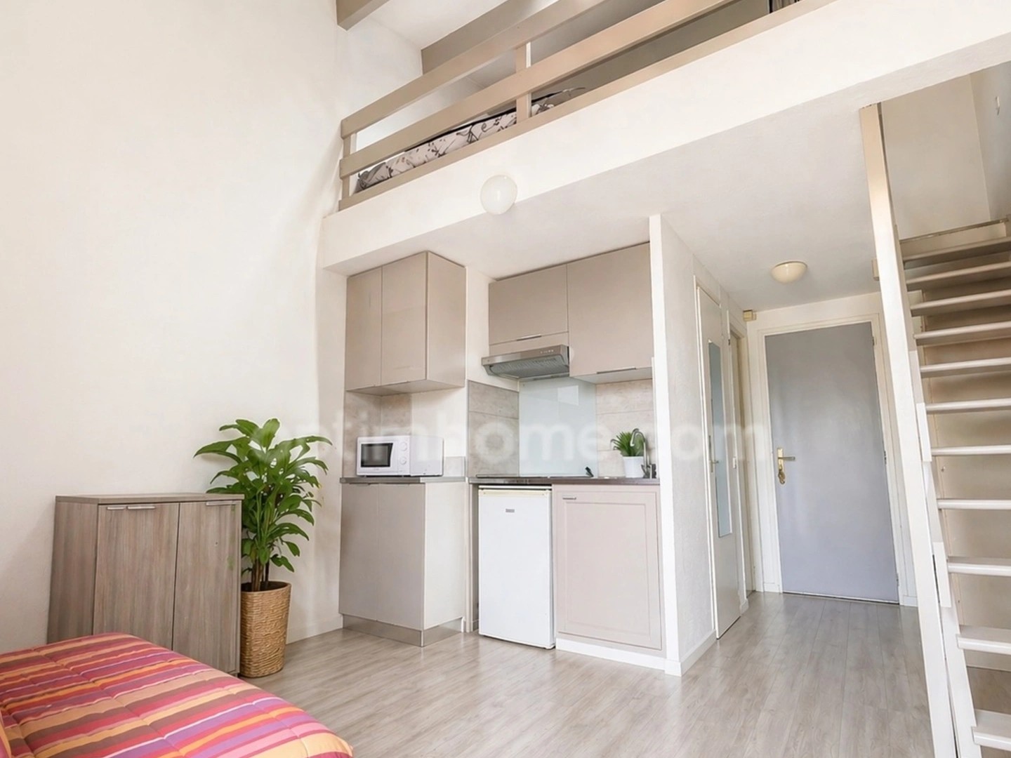 Appartement 2 pièces rénové 27 m² avec terrasse — proximité immédiate plage et port CAP D'AGDE (34)