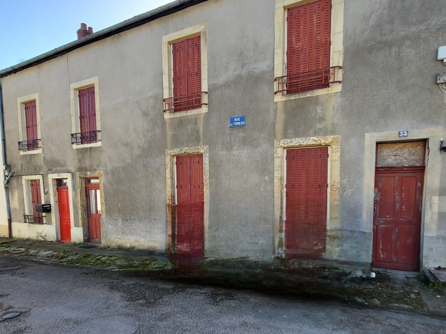 Maison de ville/immeuble a rénover