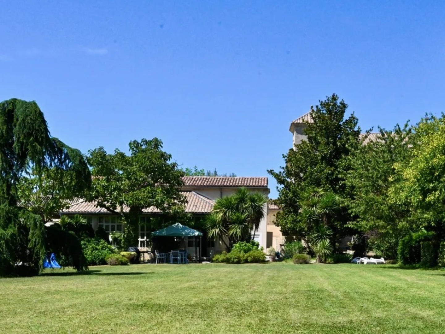 Autre à vendre - 30 pièces - 915m2 - Uzès (30700)