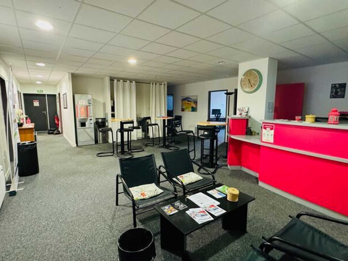 BUREAUX A VENDRE A LOUER BREST 220 M²