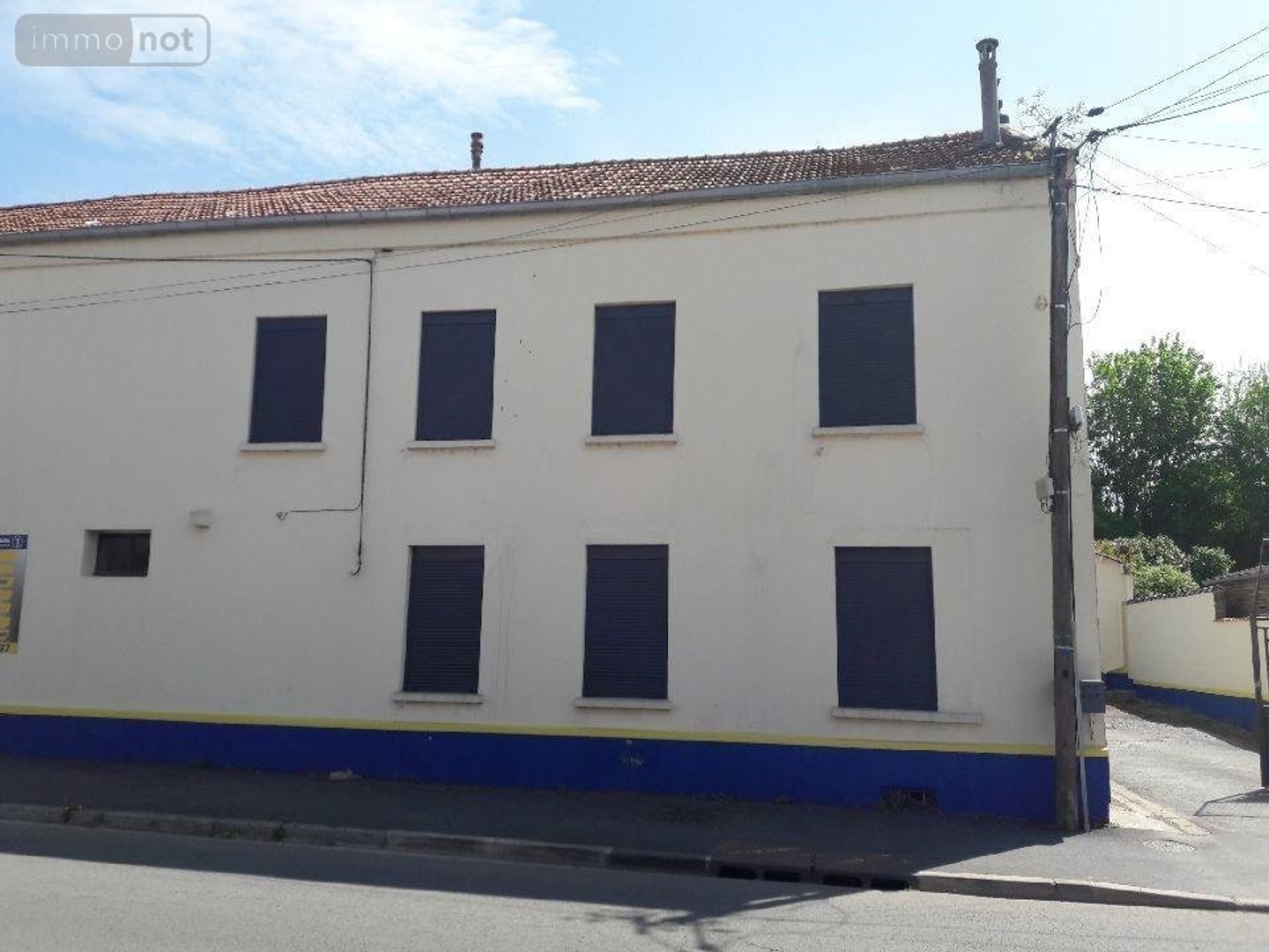 Magasin à vendre - 2 pièces - 1334m2 - Charmes (02800)