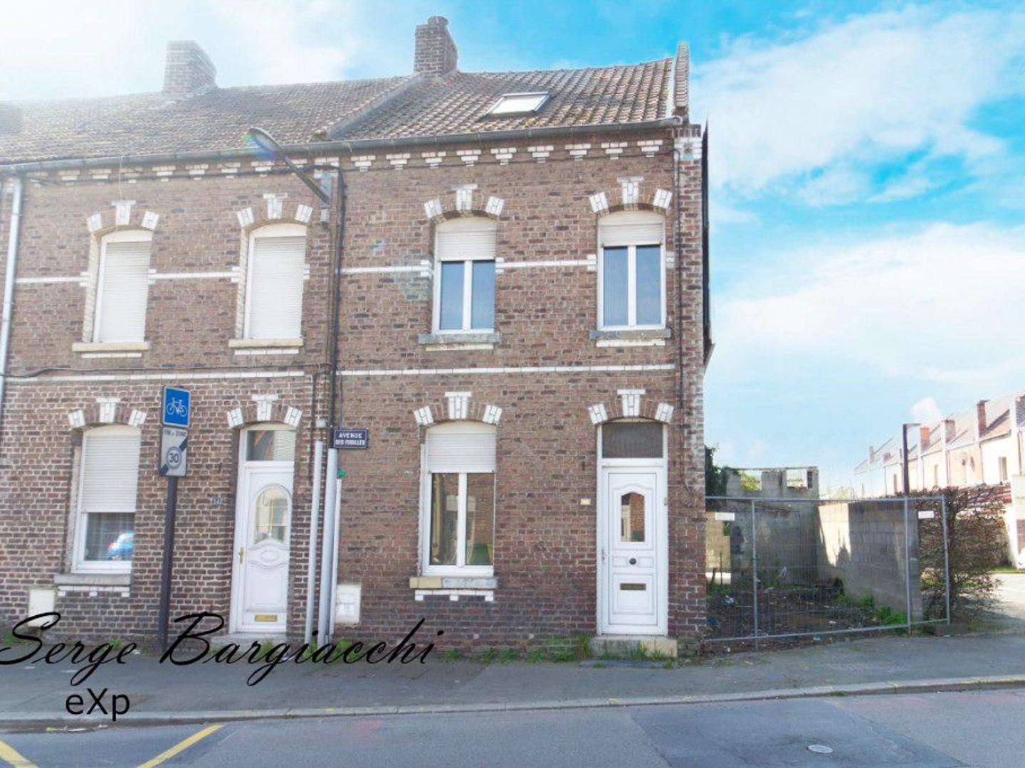GROS POTENTIEL - 110 m² - 4 chambres - jardin + garage possible