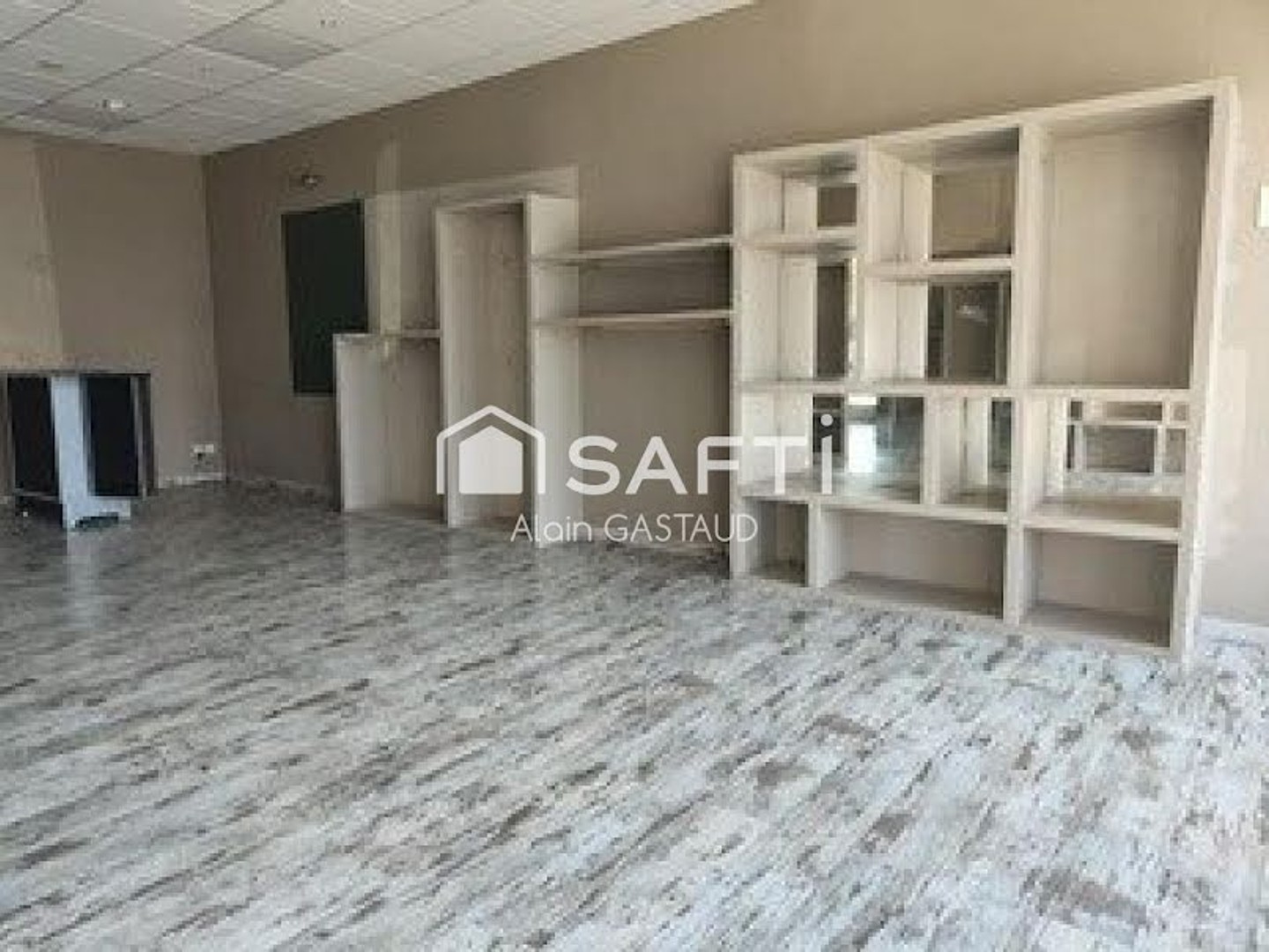 Parking/Garage/Box 70 m²