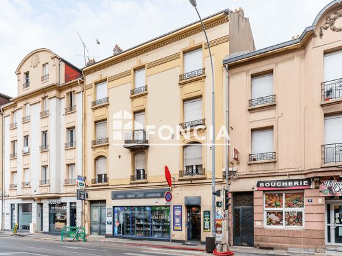 Local 75 m²