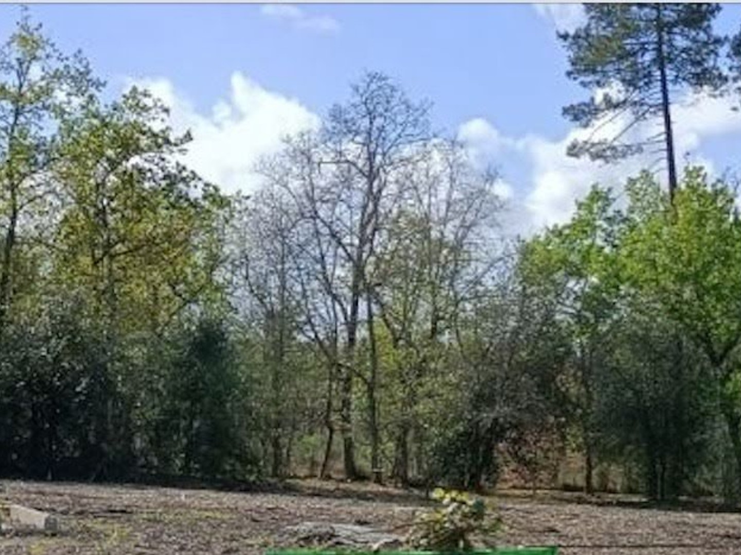 Terrain 825 m²