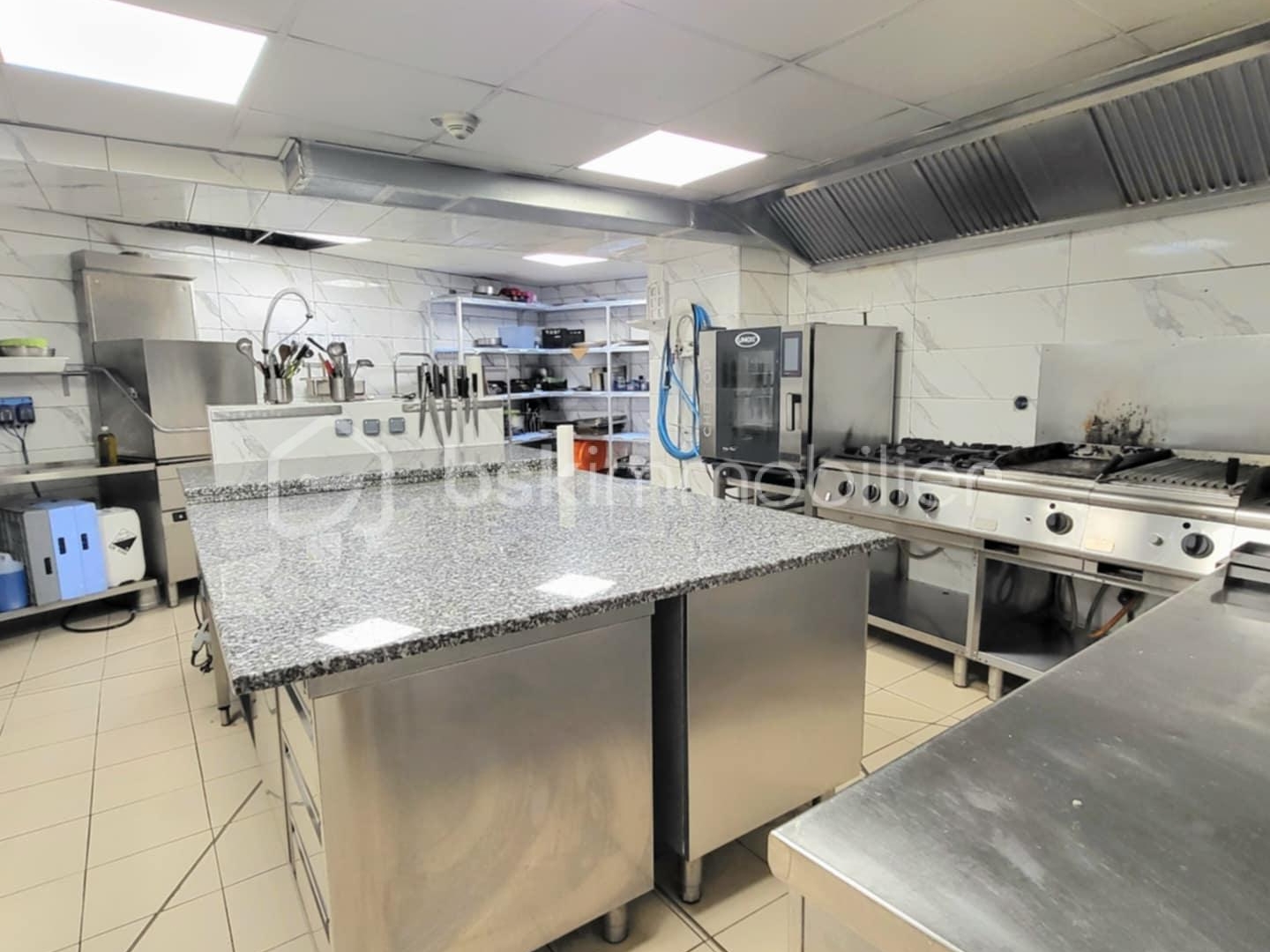 Magasin à vendre - 20 pièces - 981m2 - Lacrouzette (81210)