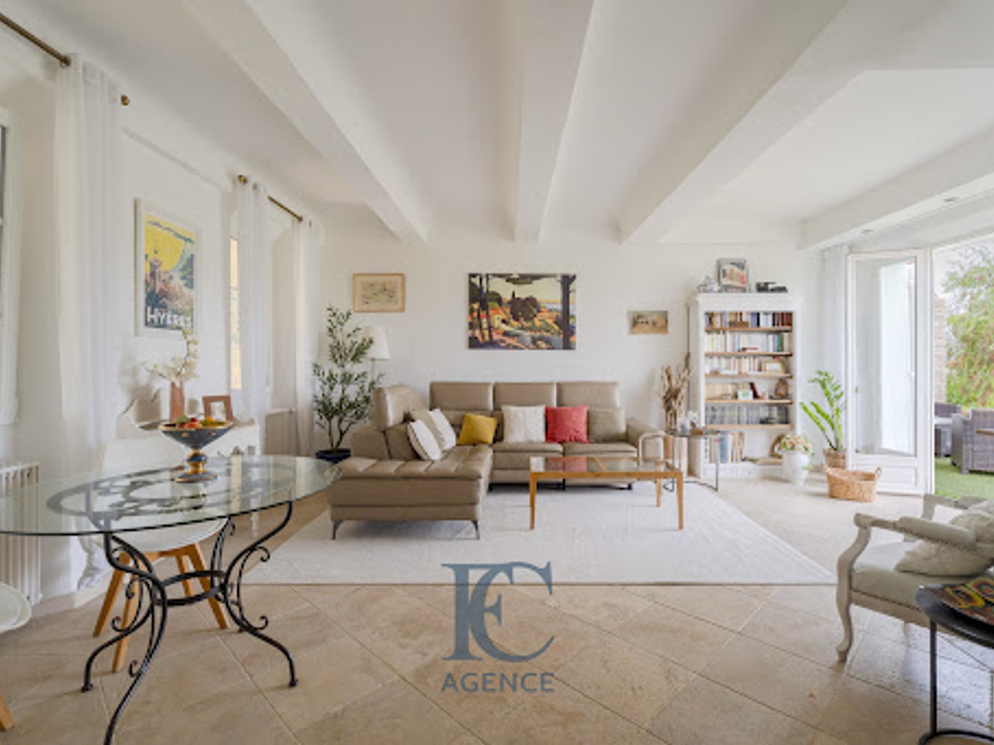 Maison à vendre - 6 pièces - 145m2 - Six-Fours-Les-Plages (83140)