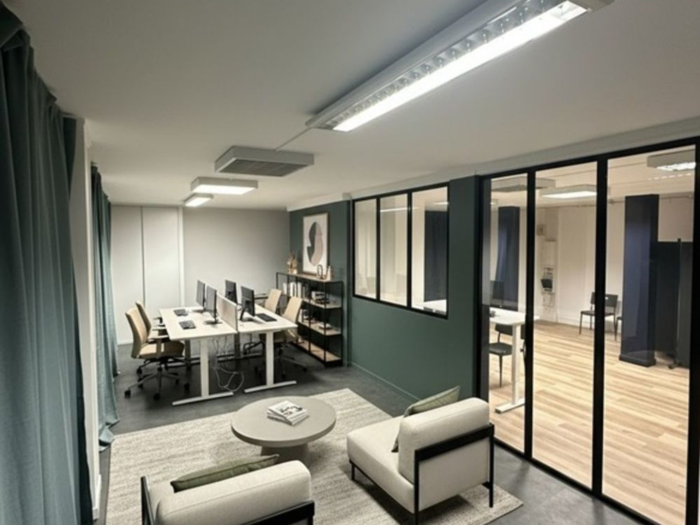 MONTPELLIER HÔPITAUX-FACULTÉS - SAINT ELOI : Local d'activité 92 m² entièrement rénové + 4 places de parkings privées