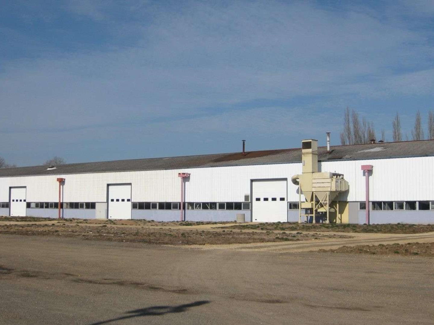 Loue locaux d'activités jusqu'à 9300m² à Nevers