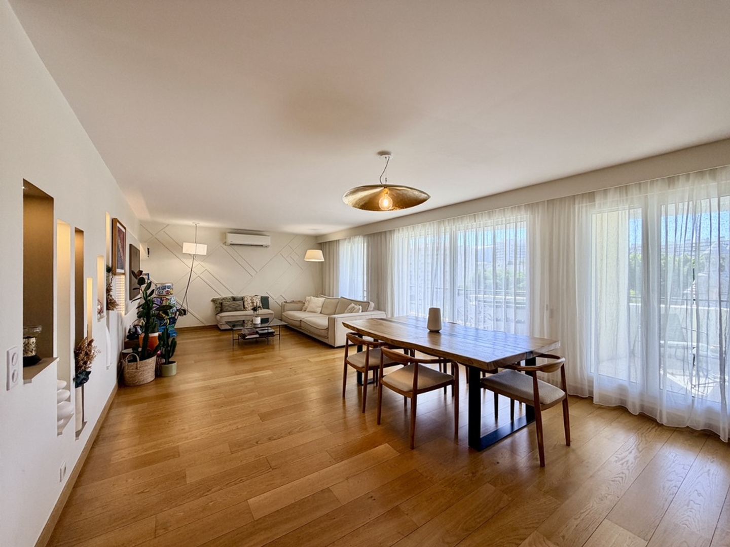 Appartement à vendre - 4 pièces - 134m2 - Marseille 8e (13008)