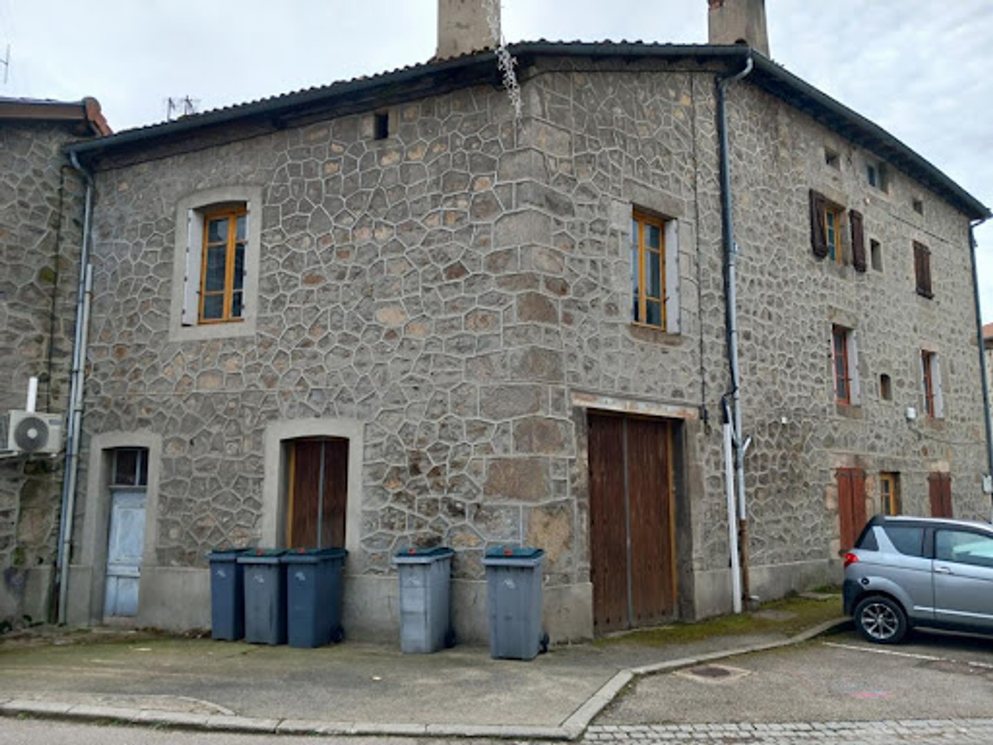 Local commercial 9 pièces 205 m²