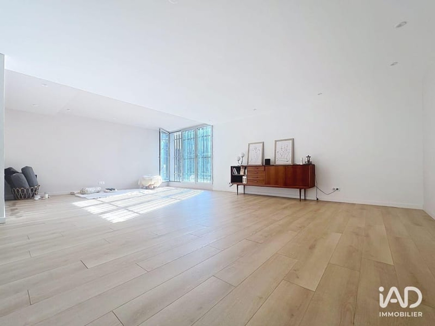 Immeuble commercial 134 m²