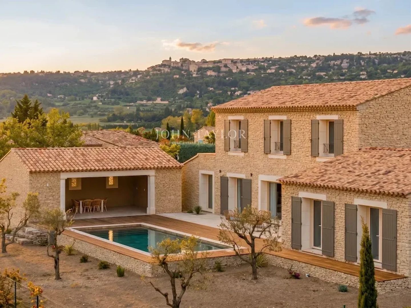 Maison 6 pièces 222 m²