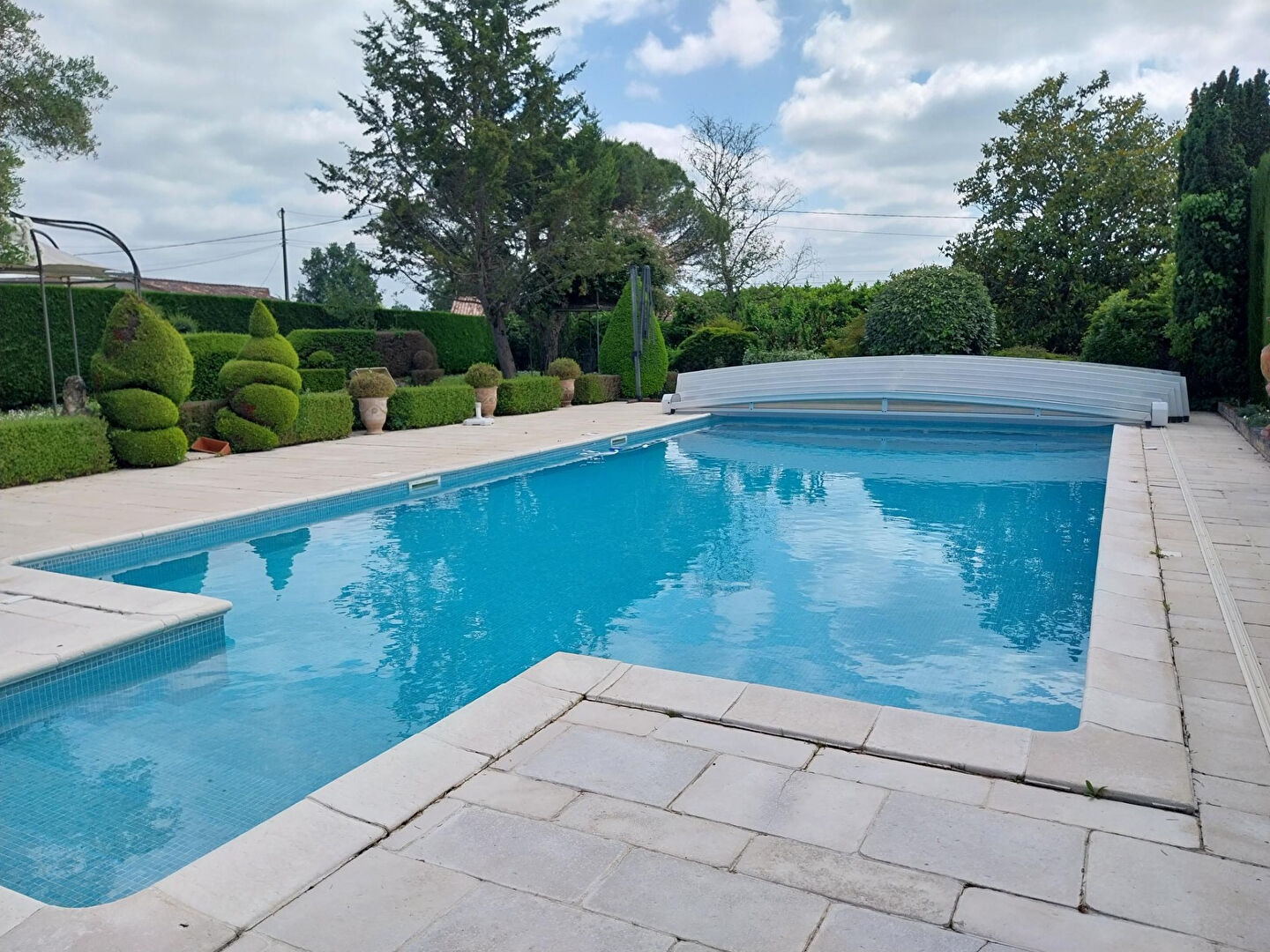 Maison à vendre - 5 pièces - 218m2 - Rauzan (33420)