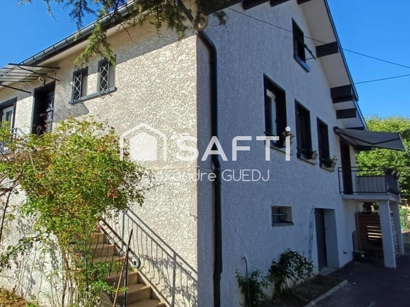 GRANDE MAISON INDIVIDUELLE ENTIEREMENT RENOVEE