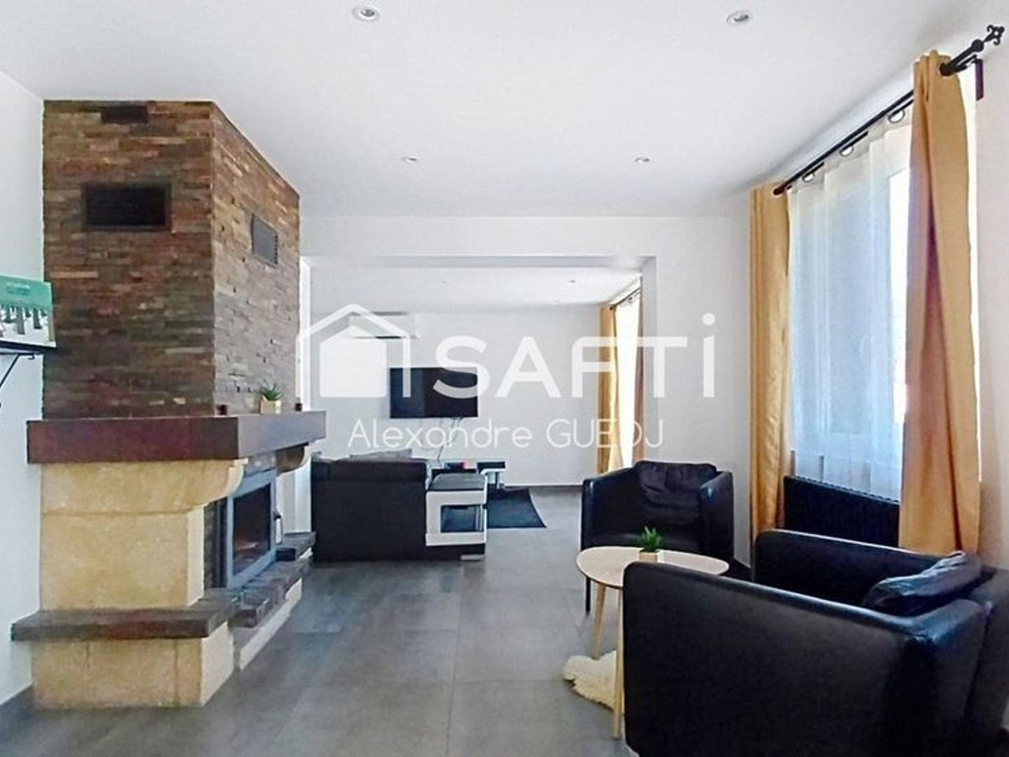 Maison à vendre - 7 pièces - 184m2 - Saint-André-De-Corcy (01390)