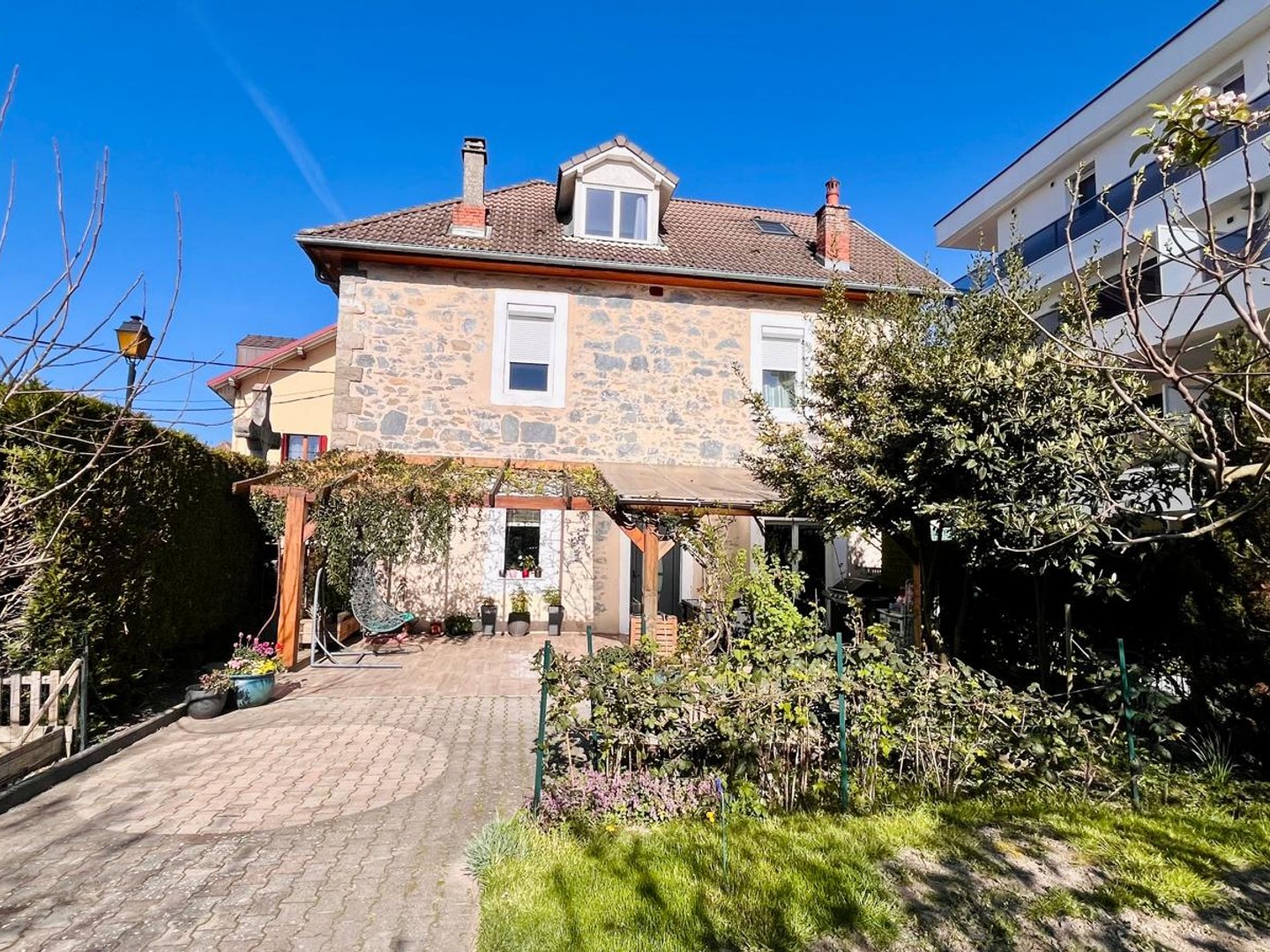 Maison à vendre - 5 pièces - 180m2 - Douvaine (74140)