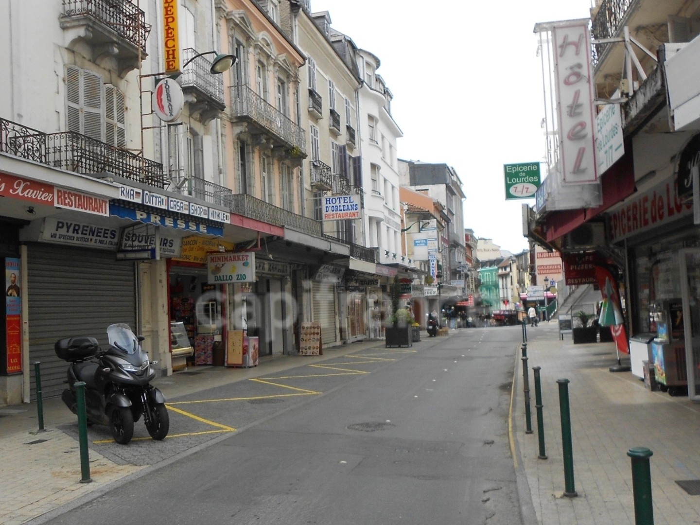 Local 1 pièce 24 m²