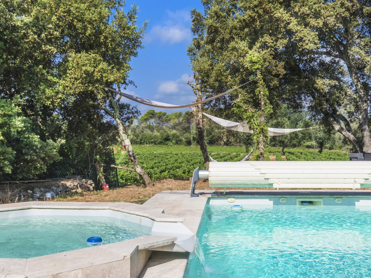 Villa de 132 m2 sur 1000 m2 de terrain avec piscine et garag