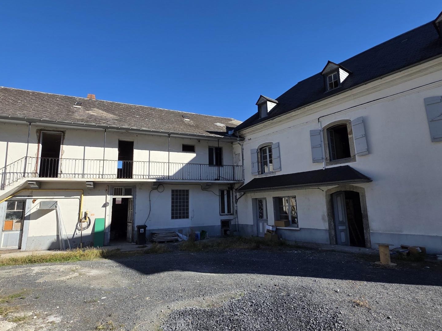 Immeuble à vendre - 12 pièces - 435m2 - Pierrefitte-Nestalas (65260)