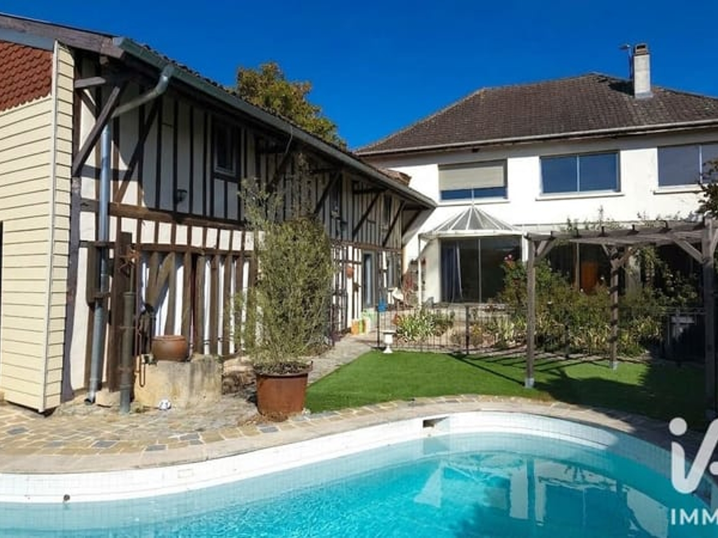 Maison à vendre - 10 pièces - 260m2 - Saint-Amand-Sur-Fion (51300)