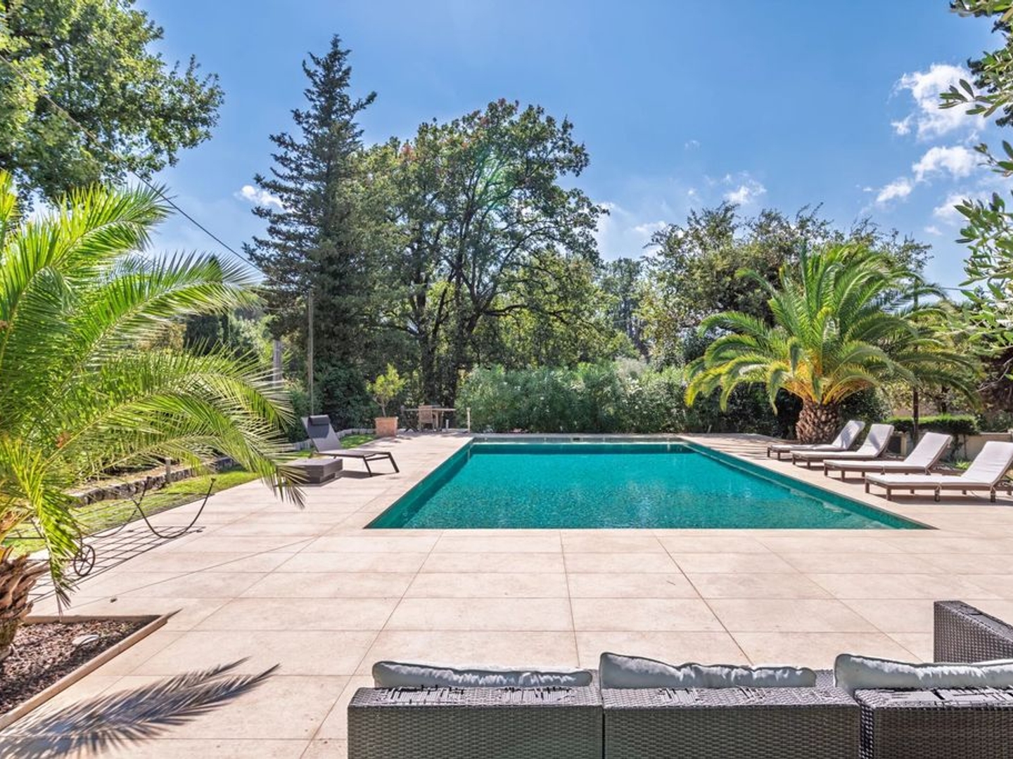 Locaux à vendre - 7 pièces - 203m2 - Roquefort-Les-Pins (06330)