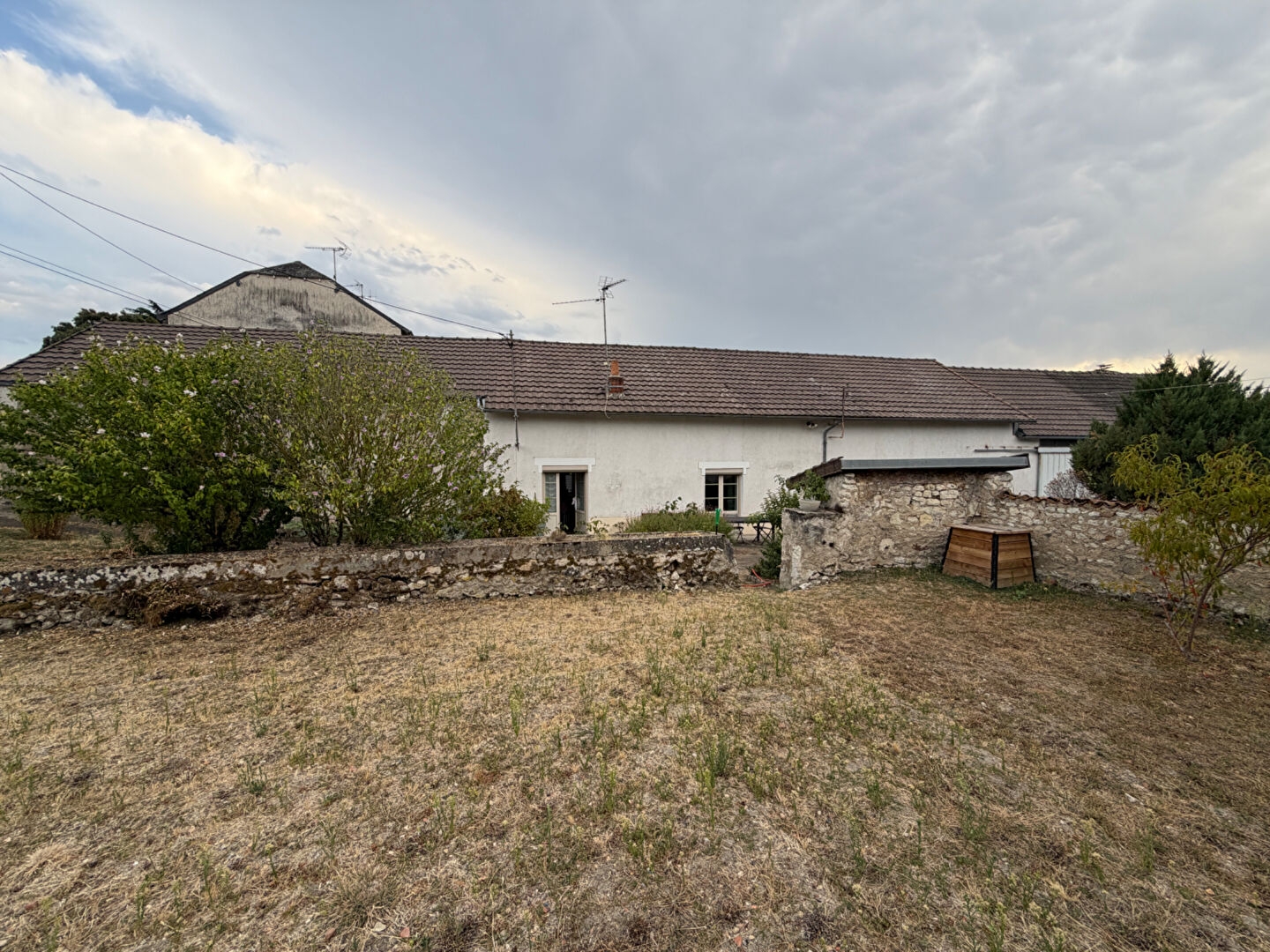 Maison à vendre - 2 pièces - 76m2 - Dangé-Saint-Romain (86220)