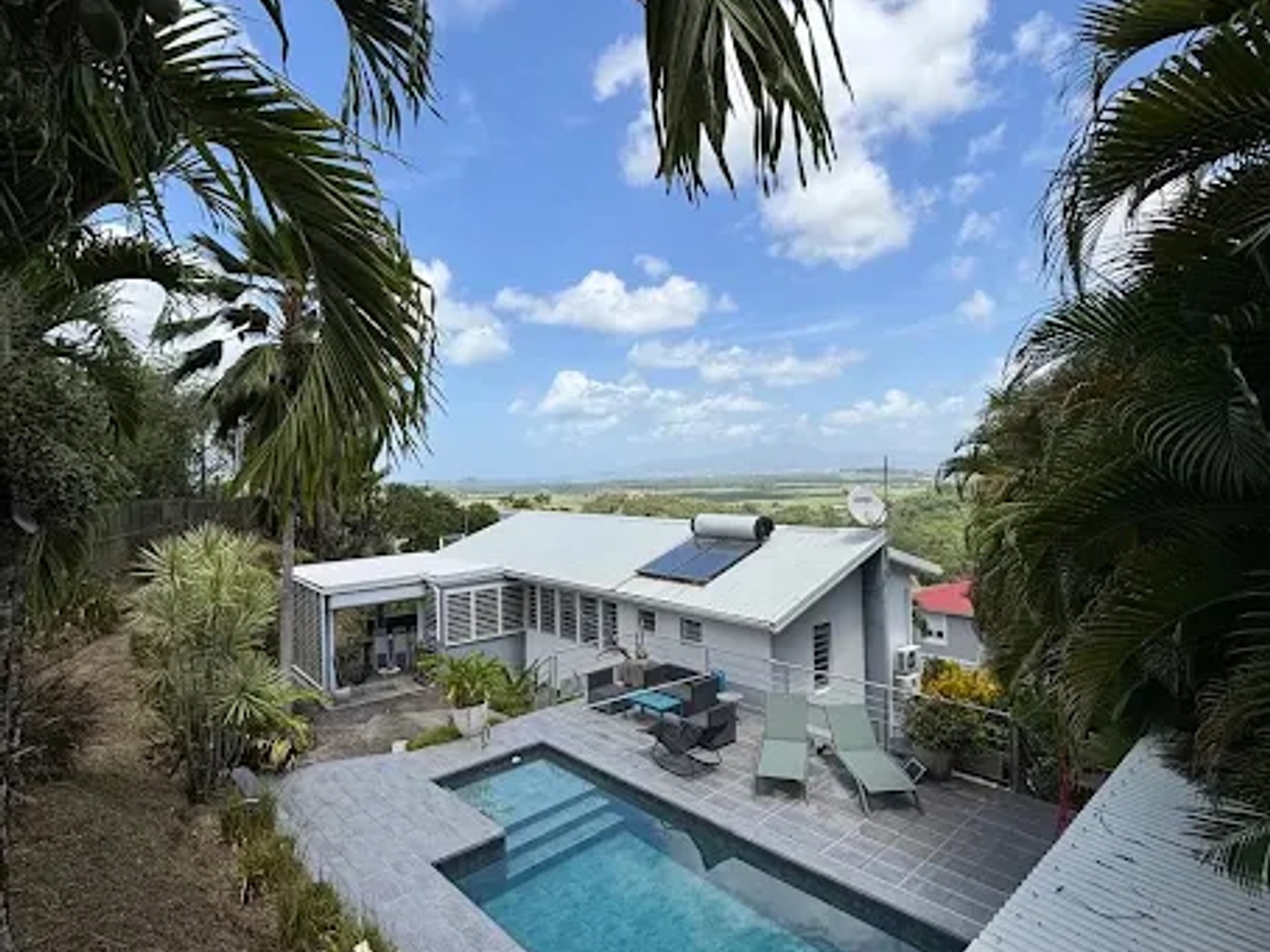 Maison à vendre - 5 pièces - 165m2 - Rivière-Salée (97215)