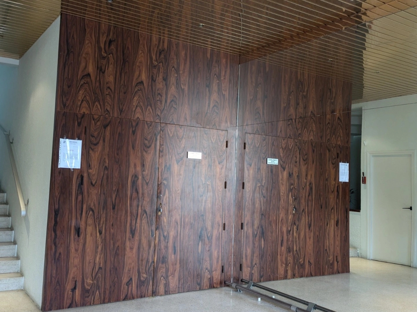 Bureaux à vendre - 4 pièces - 372m2 - Grenoble (38100)