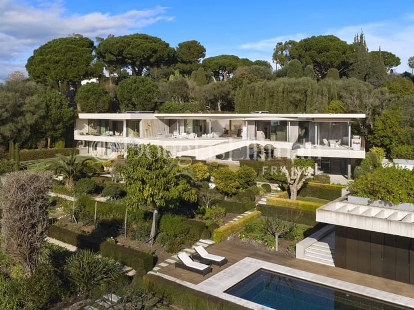 CAP D'ANTIBES - Villa contemporaine d'exception avec vue panoramique