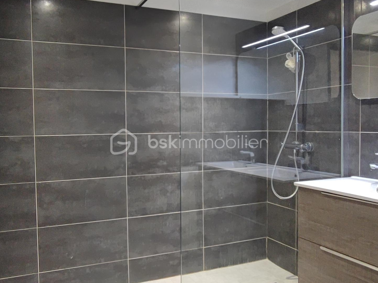 Maison à vendre - 3 pièces - 74m2 - Lambesc (13410)