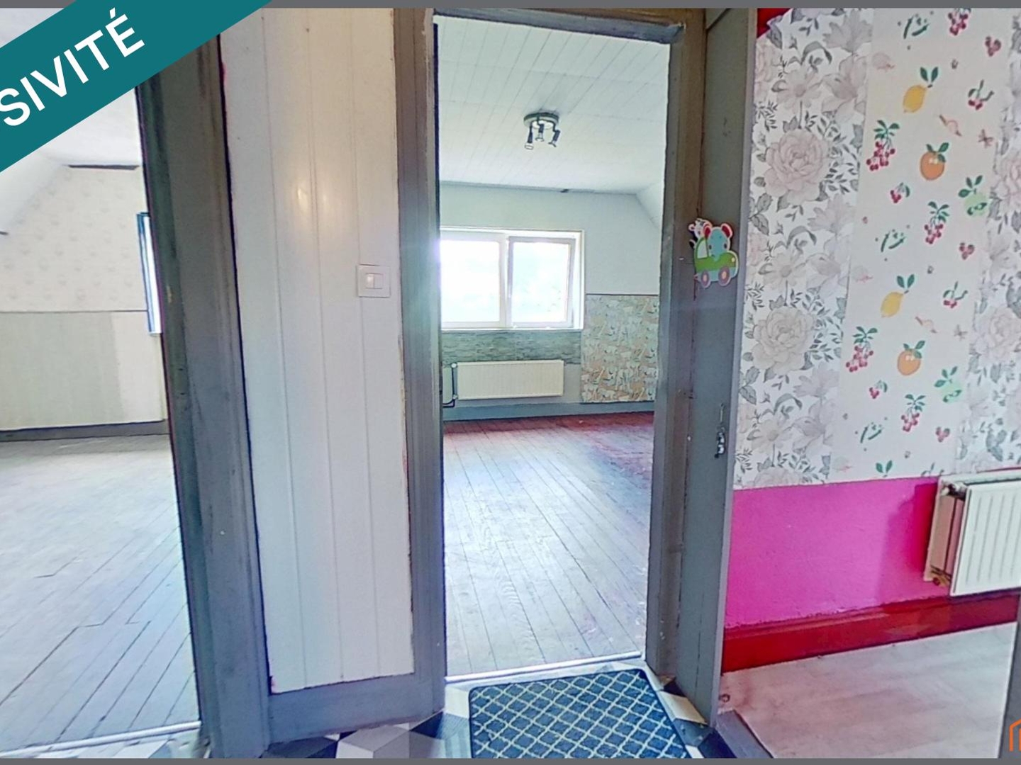 Maison familiale semi-mitoyenne avec jardin