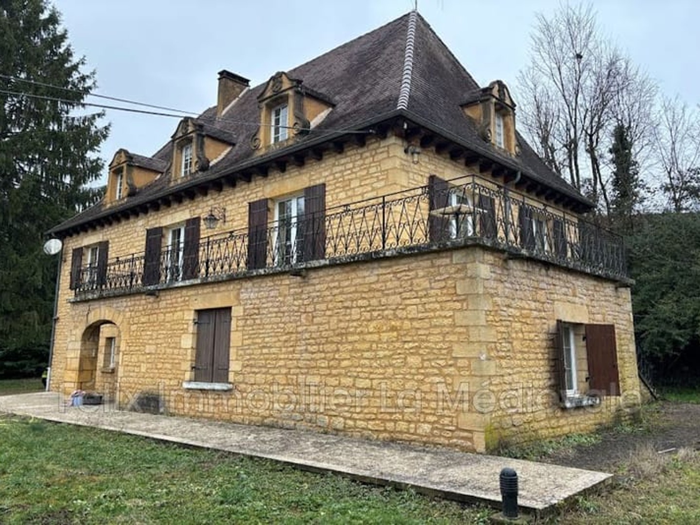 Maison 9 pièces 200 m²