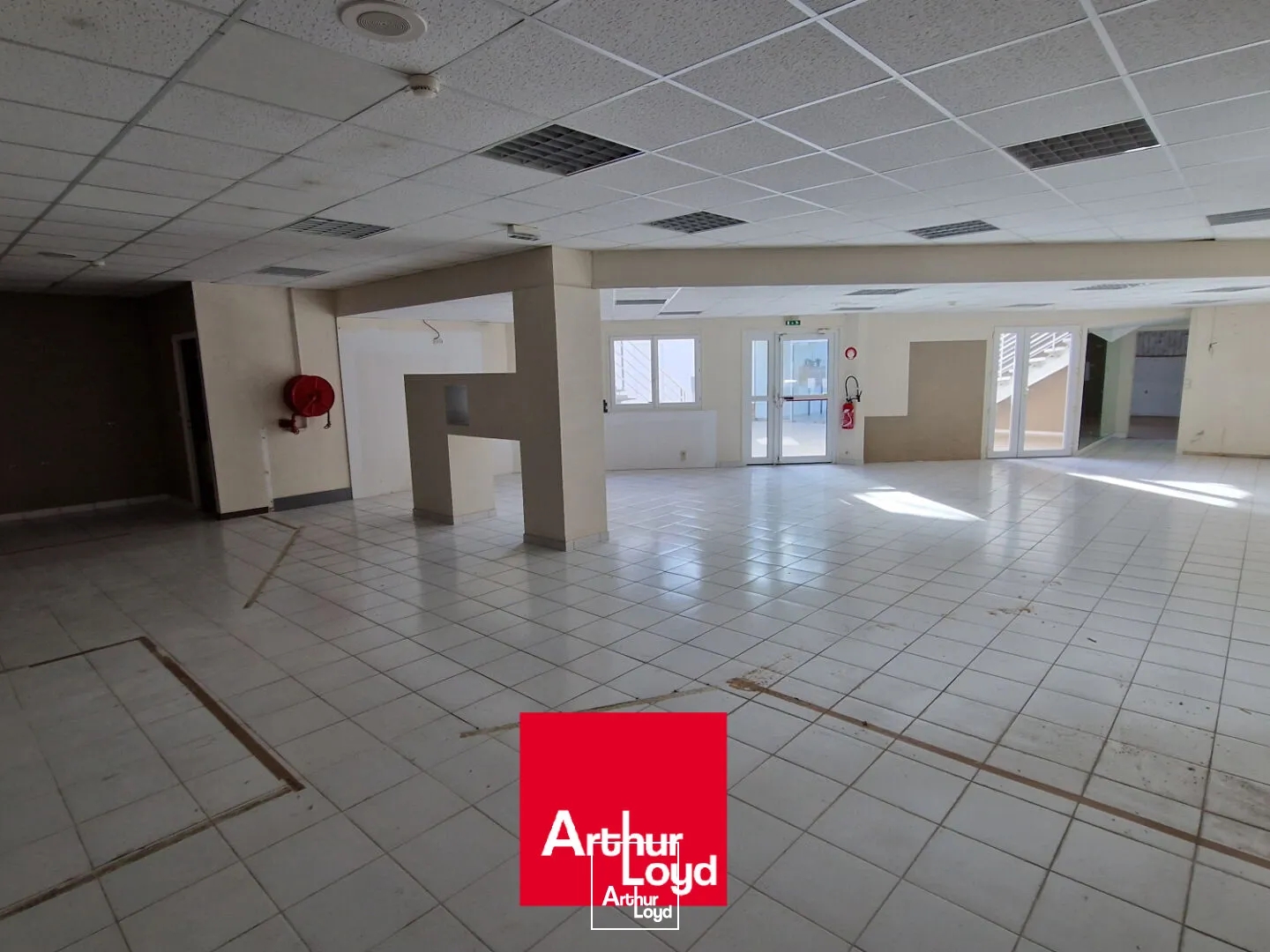 Locaux à vendre - 563m2 - Mondeville (14120)