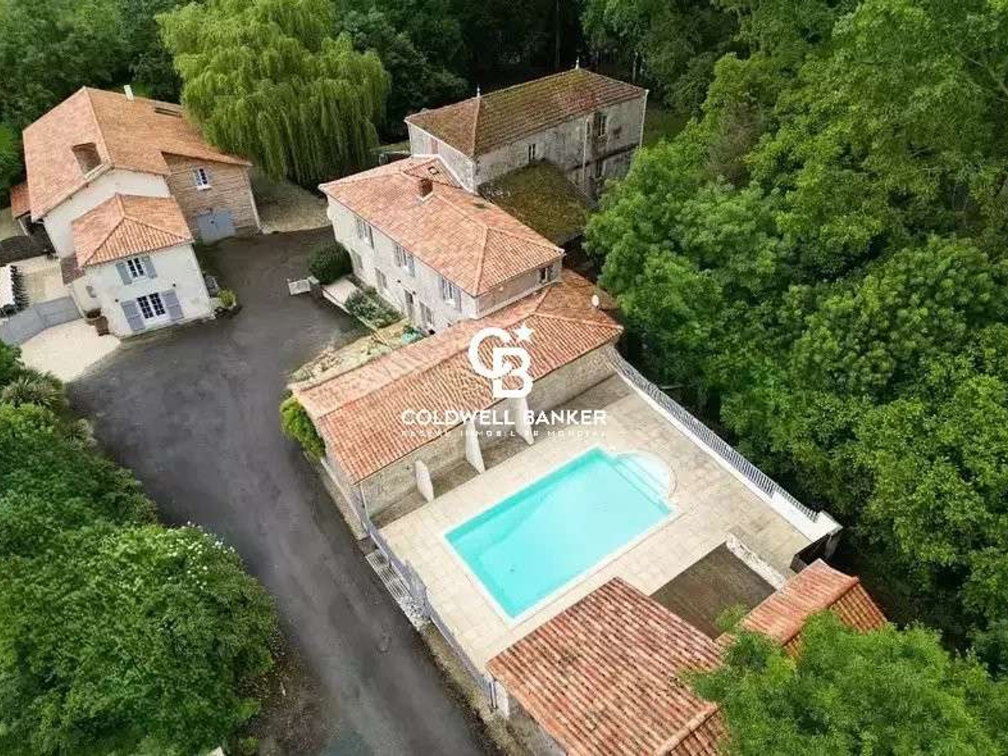 Maison 20 pièces 440 m²