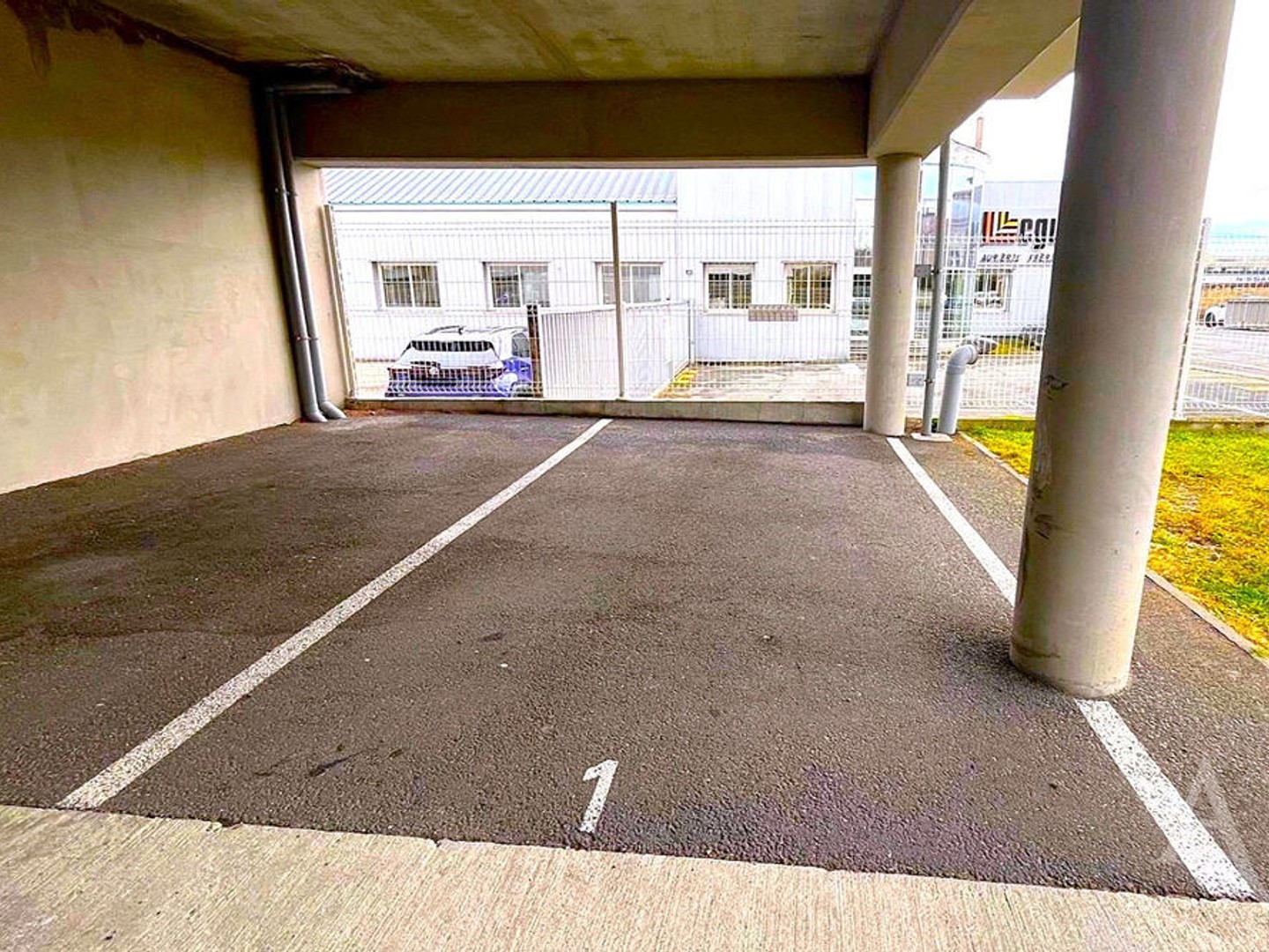 Parking / garage / box à vendre - Bègles (33130)
