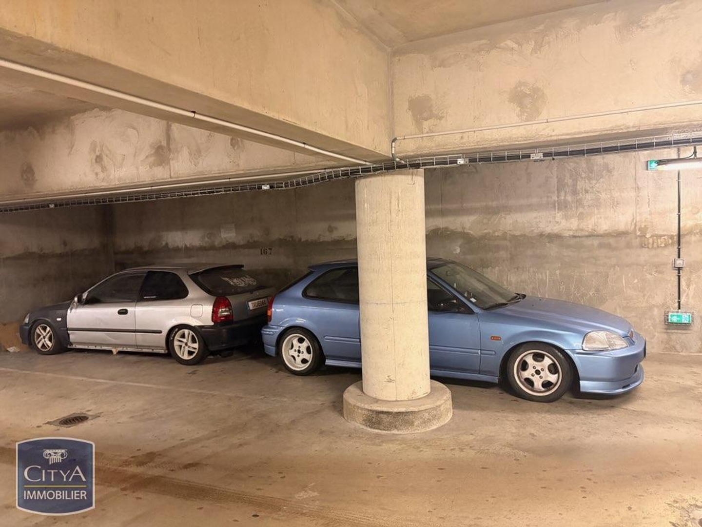 Parking / garage / box à vendre - 15m2 - Corbeil-Essonnes (91100)