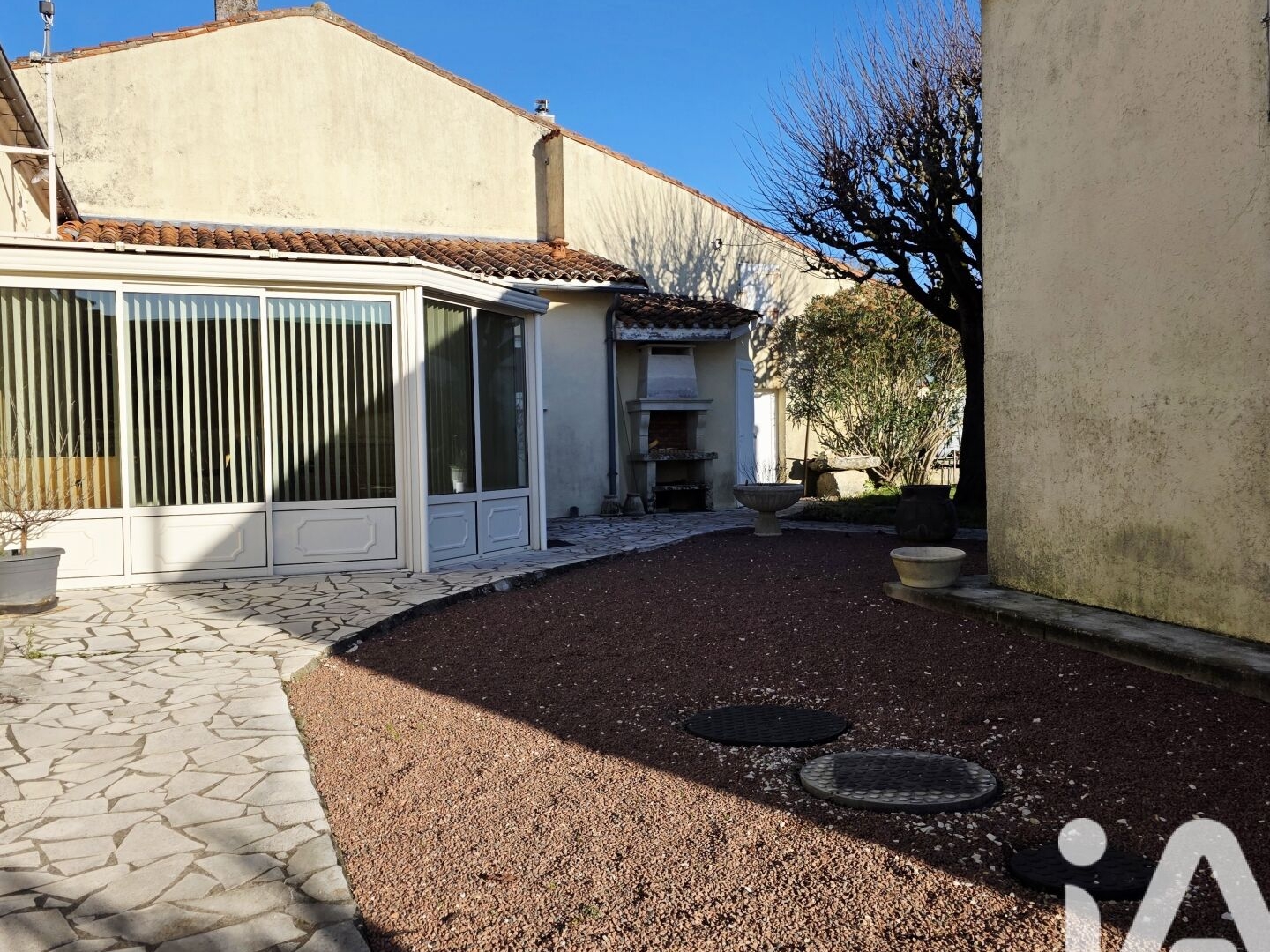 Maison à vendre - 6 pièces - 139m2 - Val-D'auge (16170)
