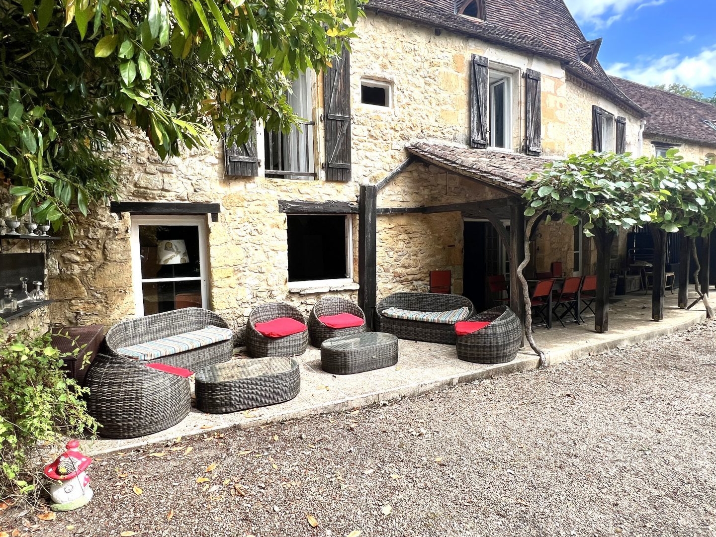 Maison à vendre - 12 pièces - 285m2 - Saint-Cyprien (24220)