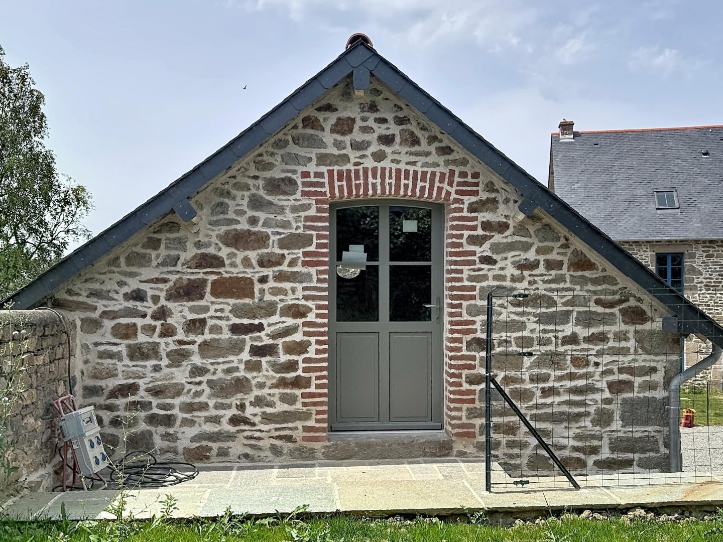 Maison en pierre 2 pièces 63 m2 proche Rance